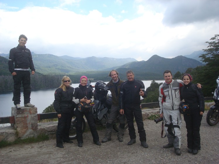 El grupo x el cruce de lagos