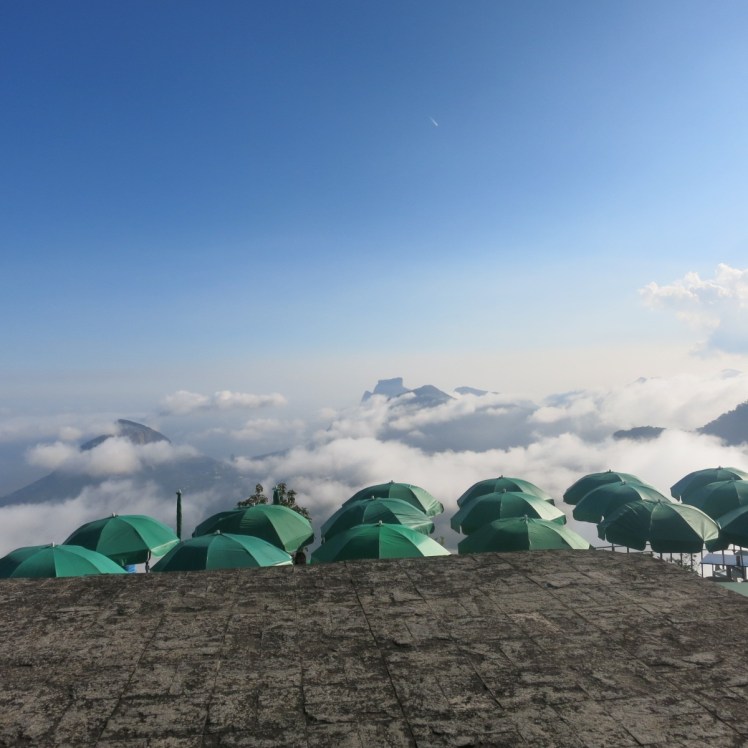 Sombrillas terraza  restaurante del Corcovado (por atras)