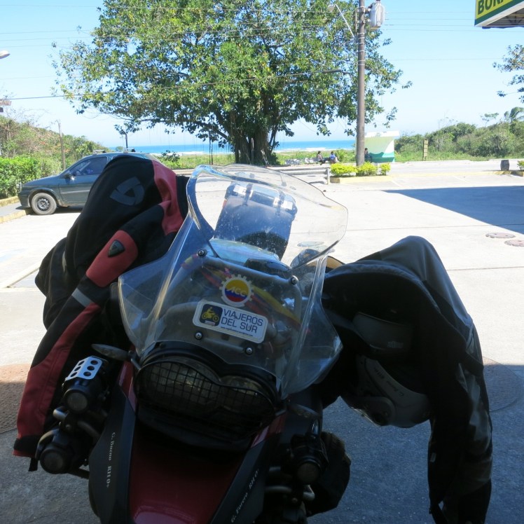 El mar acompanha los Viajeros del Sur