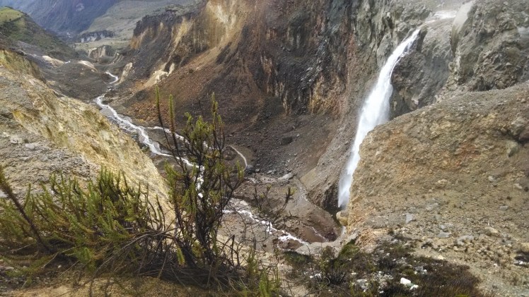 Cañon del Rio Azufrado por donde comenzo la avalancha famosa del 85