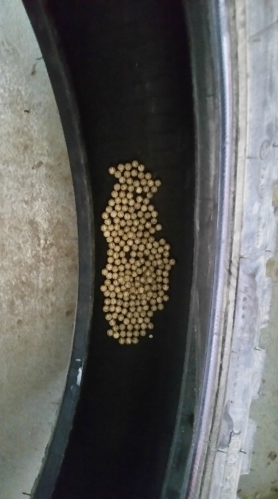 Canicas de Cerámica dentro de la llanta