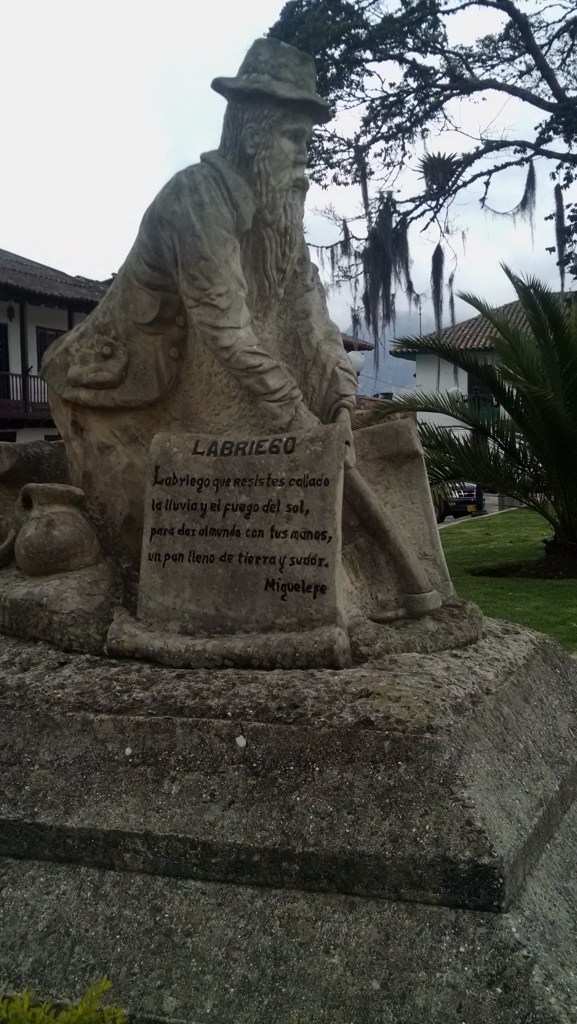 Labrador en la Plaza de Ramiriquí
