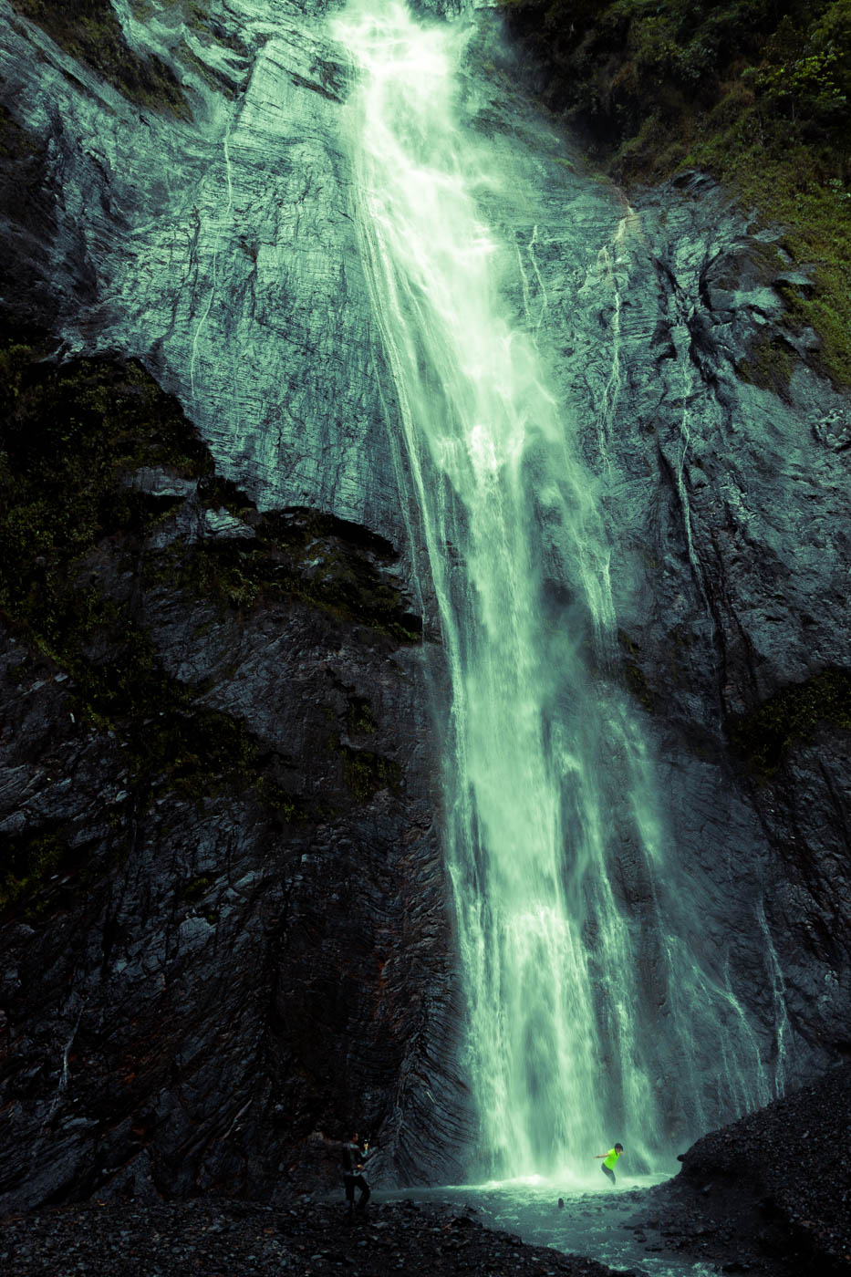Adriana refrescandose - Foto de Yesid Terreros